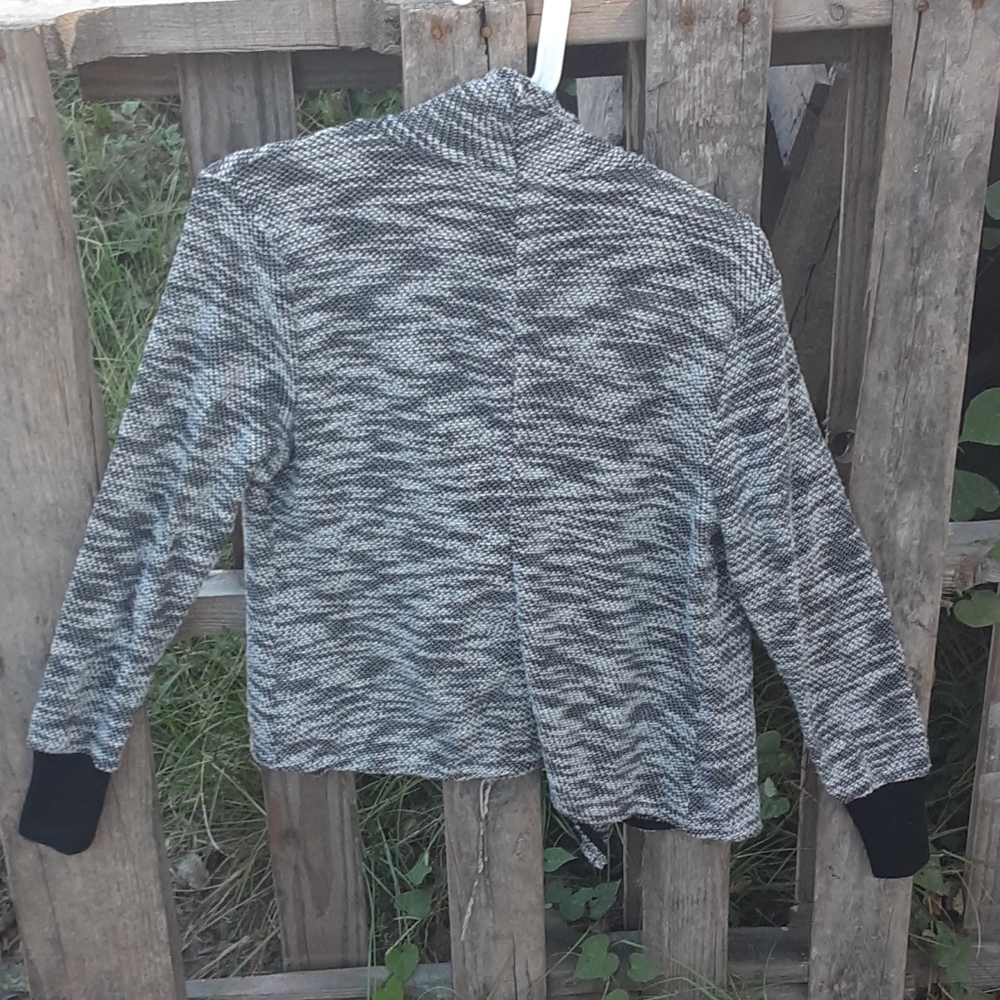 Sweater - Picture 3 of 4